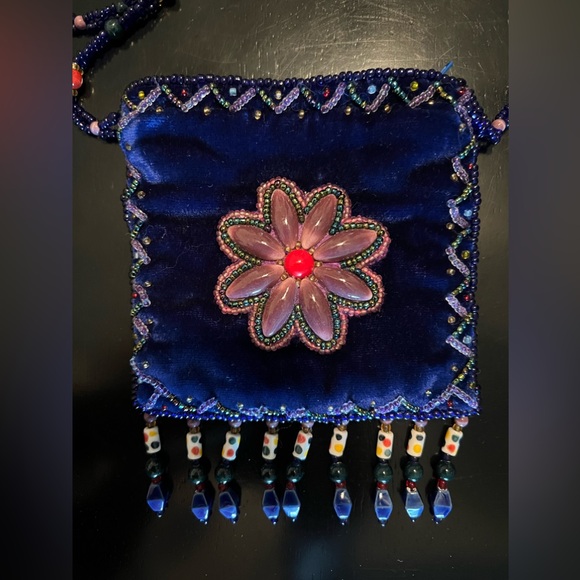 Exotic card and coin purse purchased in Dubai. - Picture 2 of 7